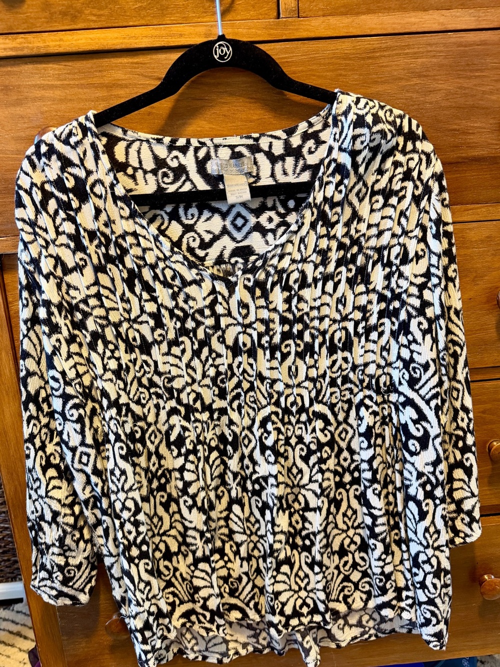 Cost Plus World Market Black & White Patterned V-Neck Blouse